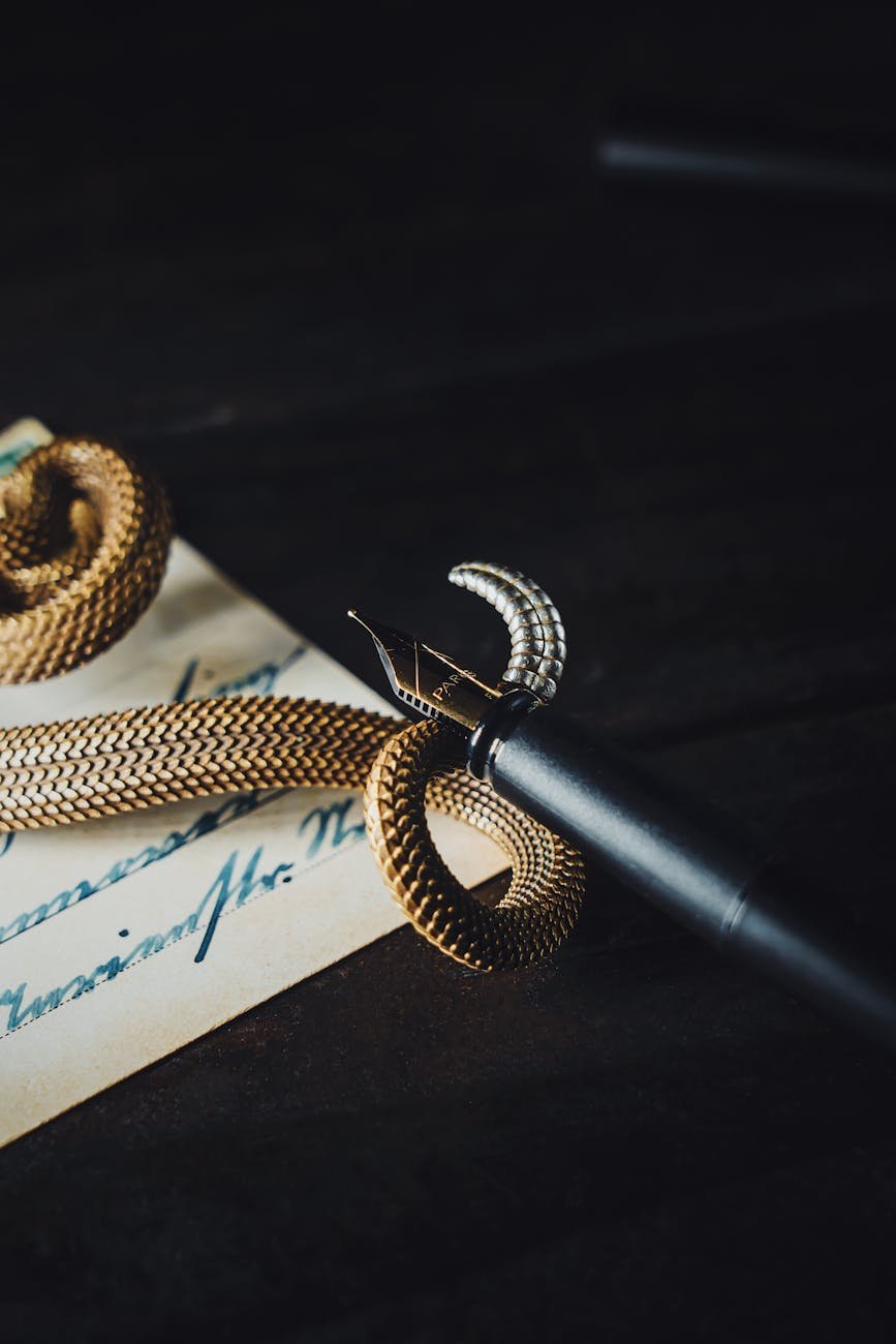 Close-up of different pen nibs showing neospin variations